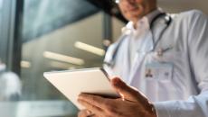 Clinician using a tablet PC