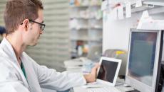 Pharmacist interacting online